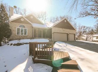 421 Clearbrooke Ter, Cottage Grove, WI 53527