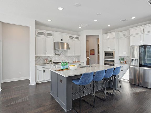 3rd image of 2436 Capestrano Cir