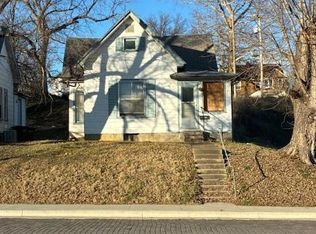 1013 Commercial St, Atchison, KS 66002