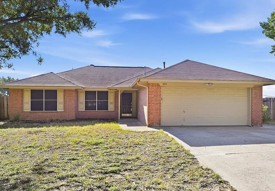 704 Stonebrooke Dr