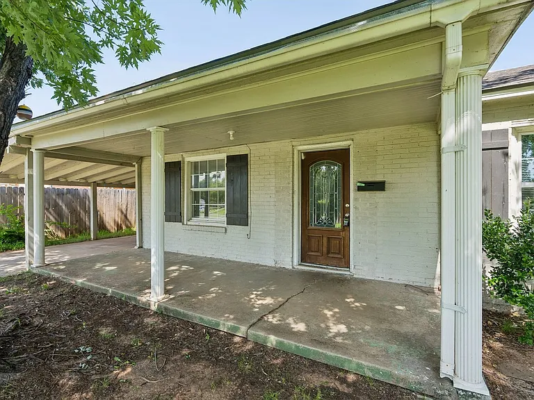 510 N Marshall Dr — Photo 1