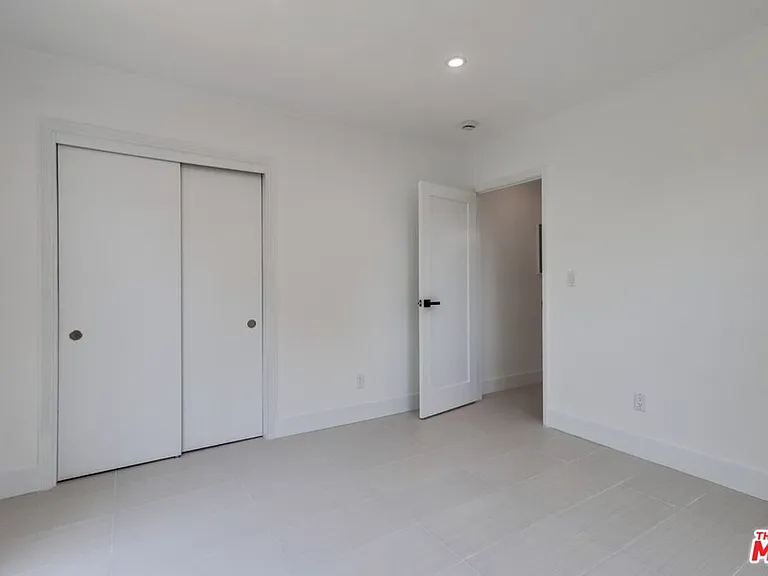 1318 S Longwood Ave — Photo 21