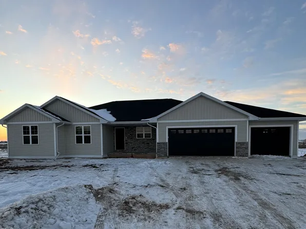1663 Frontier Rd, Luxemburg, WI 54217