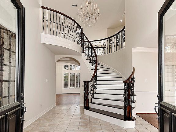 3rd image of 71 Candle Pine Pl