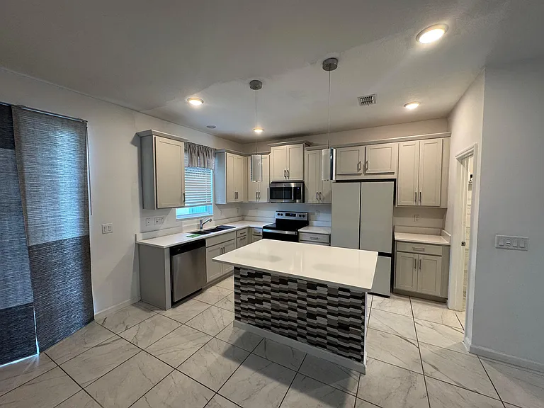 728 Spring Palms Loop — Photo 24