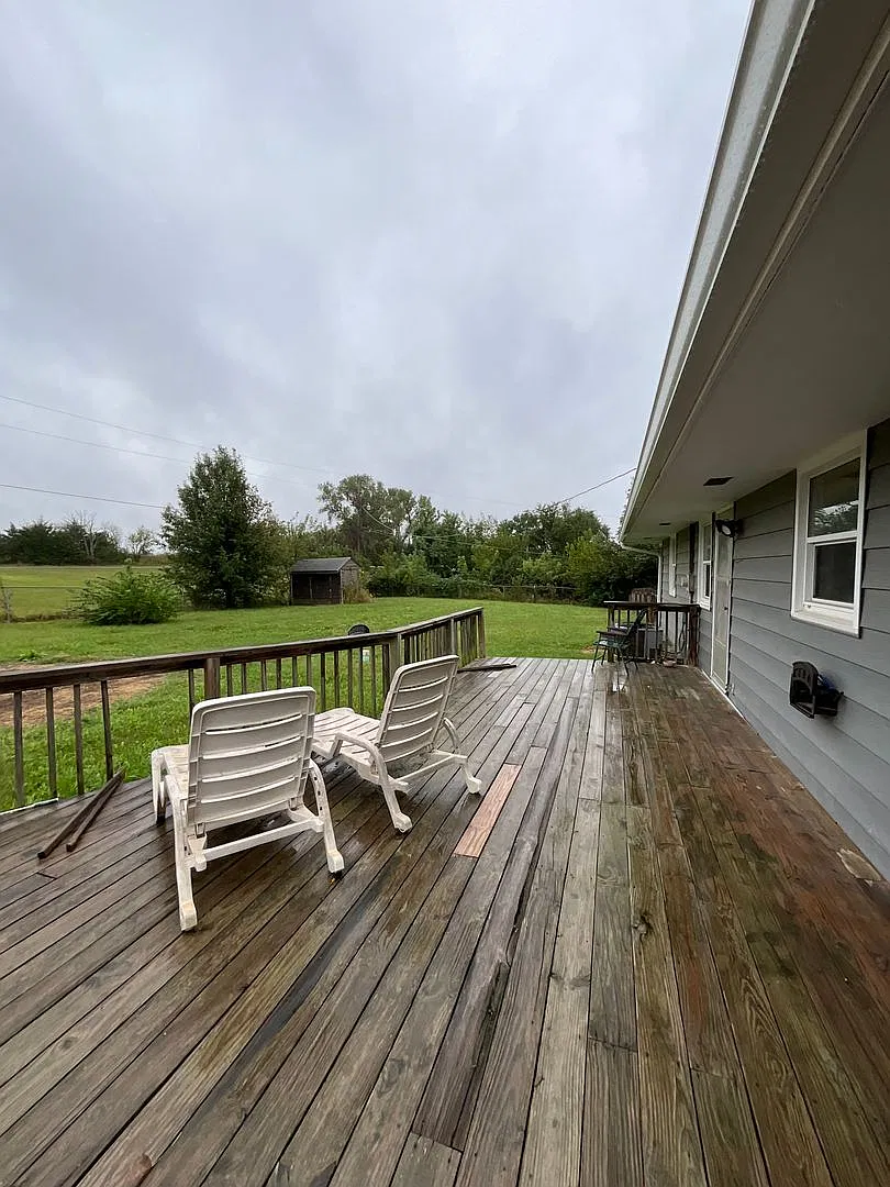 Available Immediately 3 Bedroom / 2 Bath Home in Auburn/Washburn School District — Photo 2