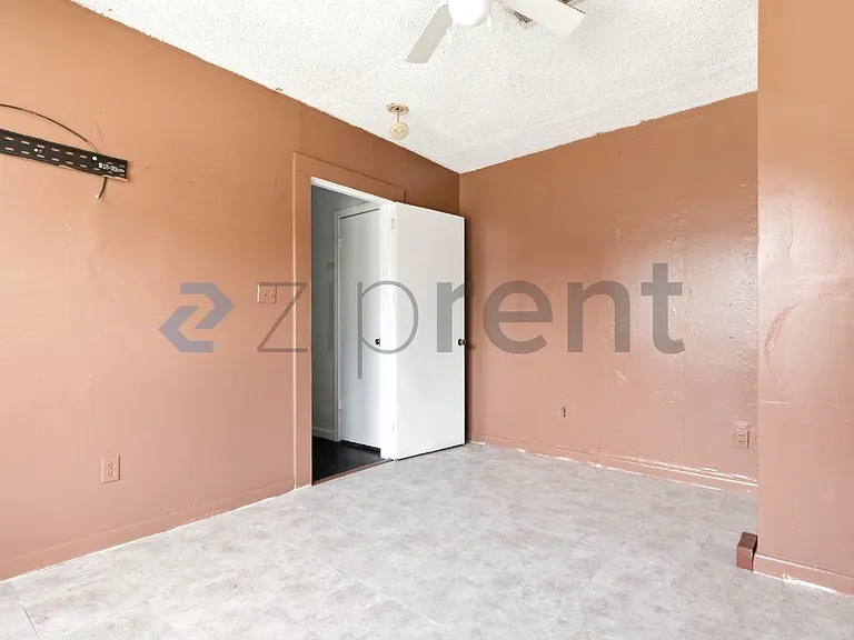 1301 N 6th Ave — Photo 11