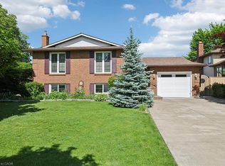 1 Amesbury Cres, Hamilton, ON L8J 1Z9