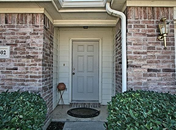 3rd image of 4502 Ashbury Ln