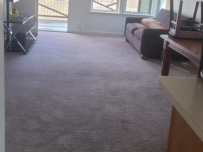 100 Lakeside Ct — Photo 1