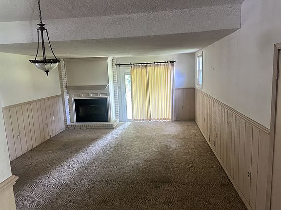 5th image of 224 Lee St