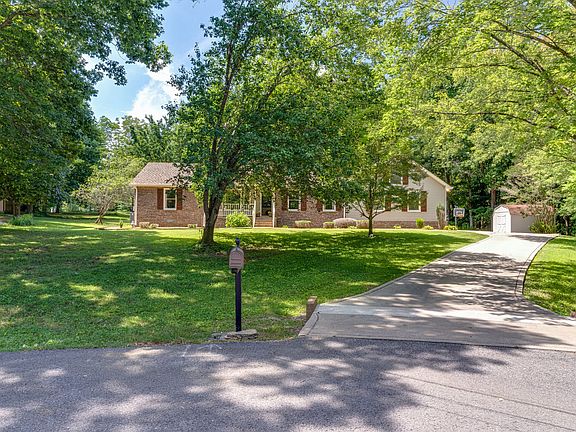 2nd image of 205 Overlook Ct