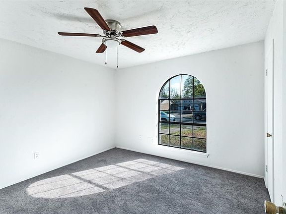 3rd image of 1929 Northlake Dr