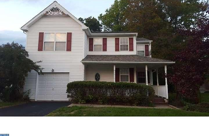 1st image of 202 Waterford Way