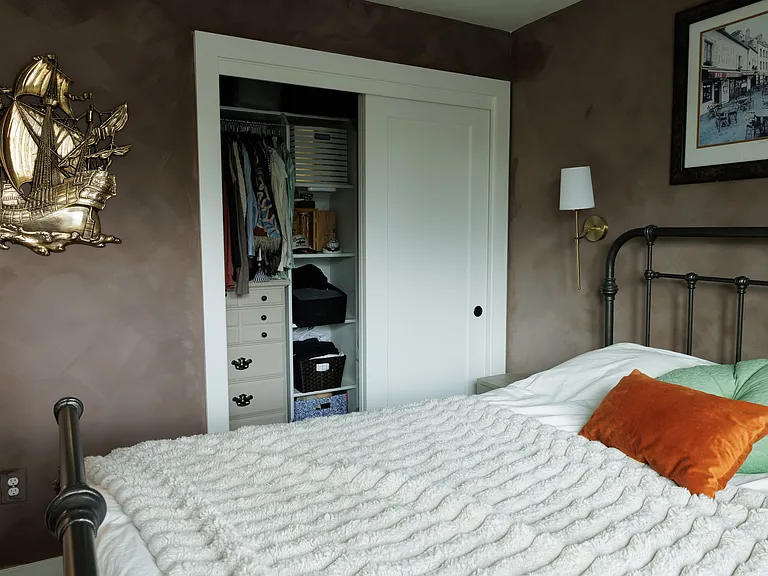 Upstairs master bedroom & closet with built-ins