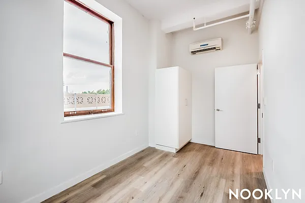 Rented by Nooklyn NYC LLC | media 82