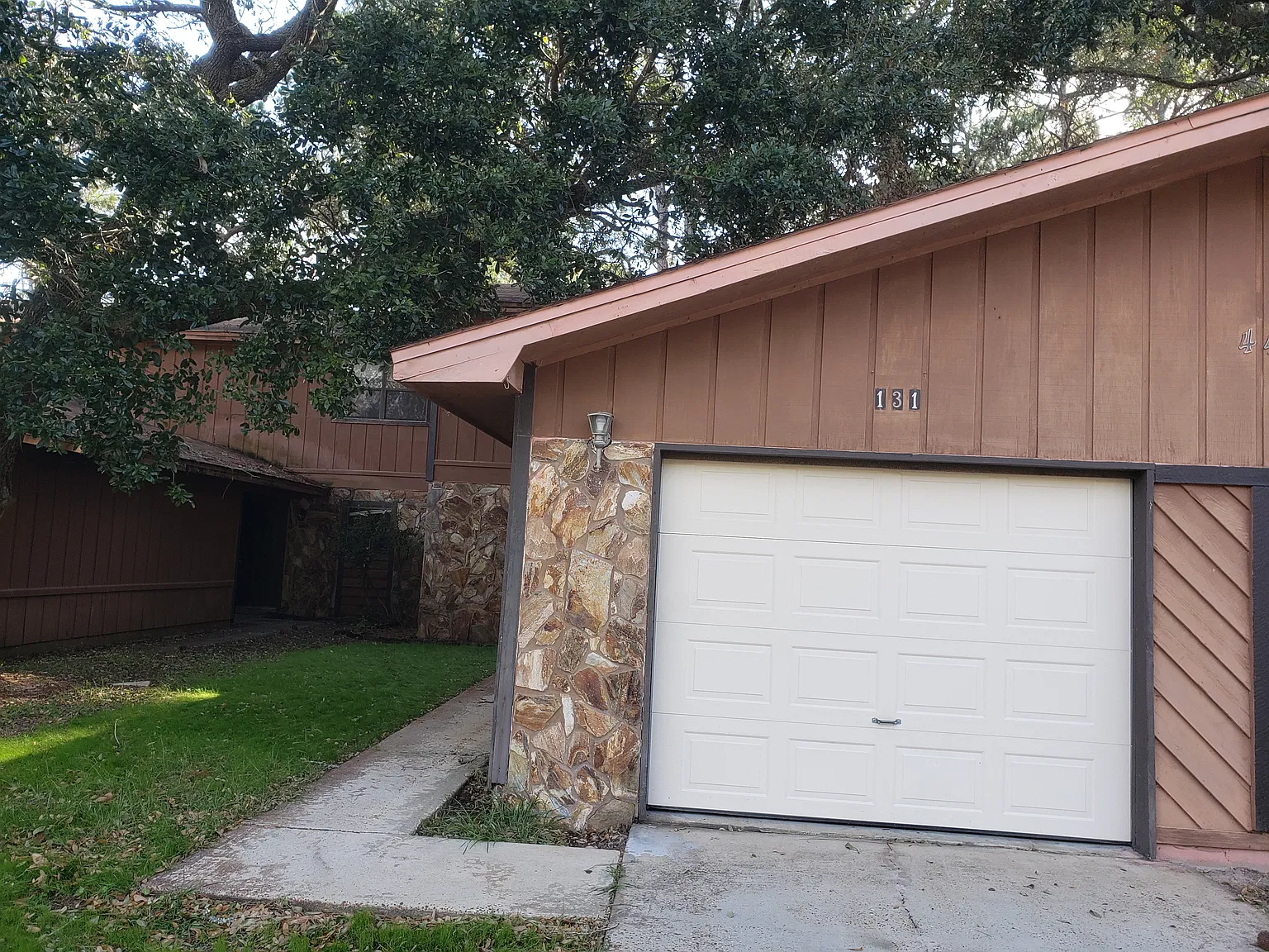 3 bed, 2.5 bath, 1610 sqft, $1,590 — Photo 1