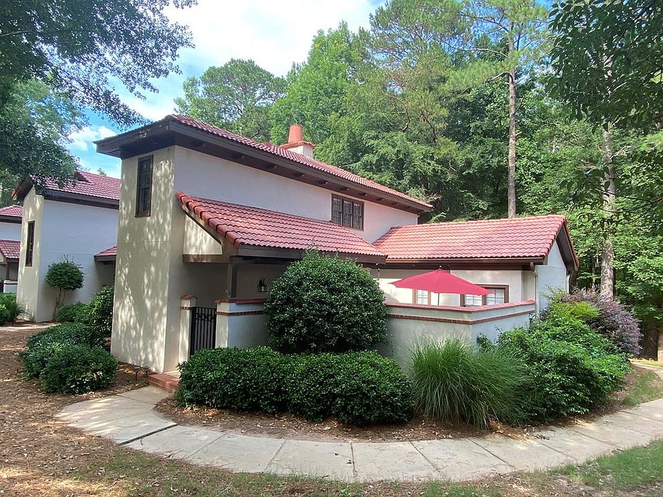 1st image of 1428 Club Dr