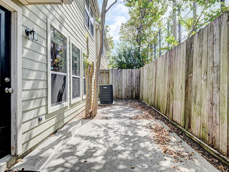 7042 Plum Creek Terrace Ln — Photo 37