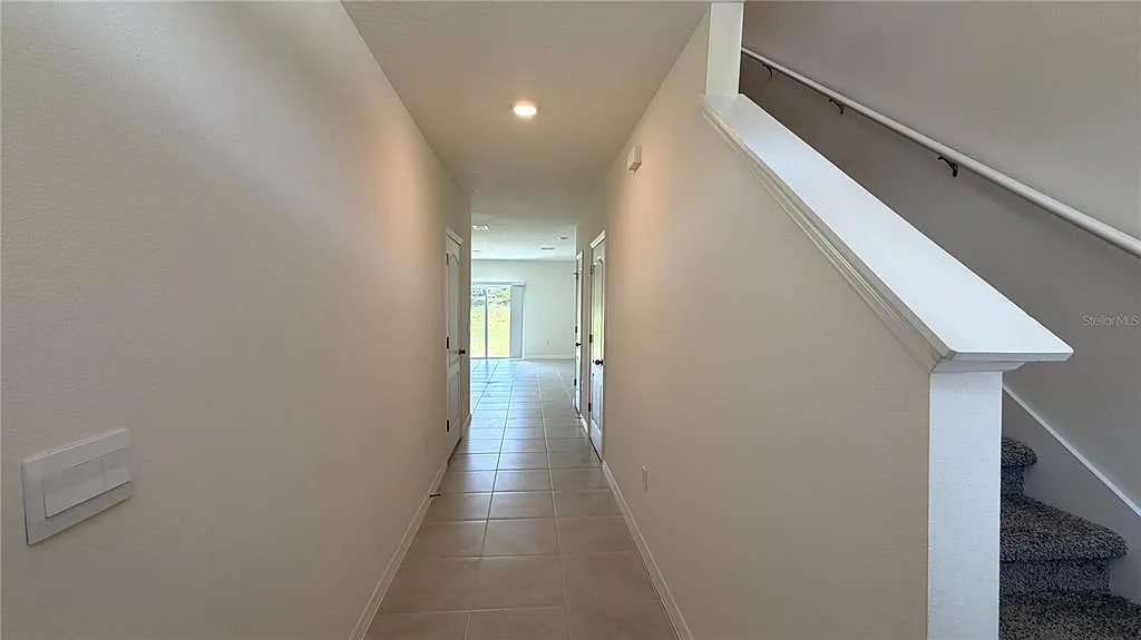 3 bed, 2.5 bath, 1463 sqft, $1,900 — Photo 2