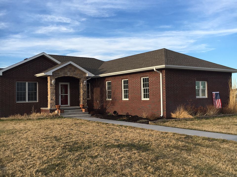 1st image of 469 W Weaver Hts