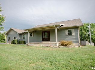 676 Skyline Dr, Cobden, IL 62920