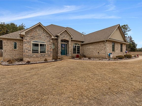 3rd image of 513 Stone Mountain Loop