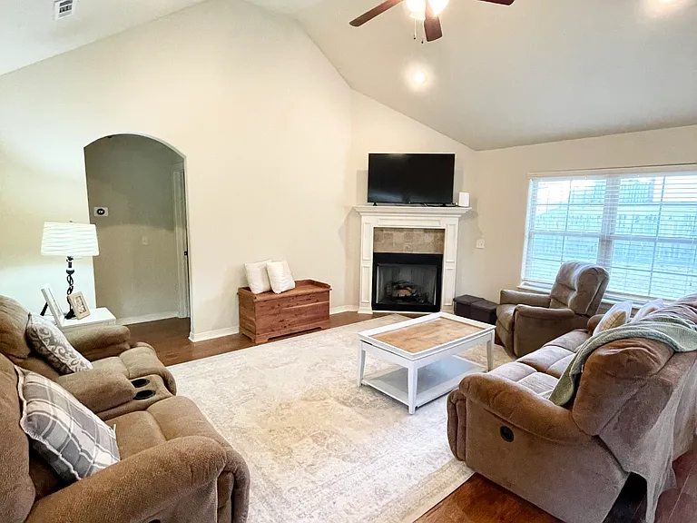 420 Trieste Dr — Photo 44