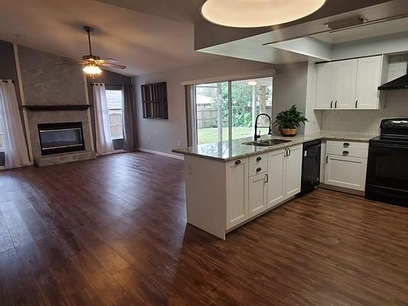 5th image of 22247 Laver Ln