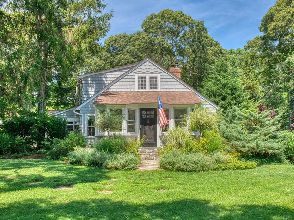 7955 Skunk Ln, Cutchogue, NY 11935