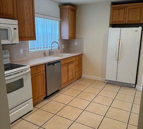 4th image of 1352 Gem Cir #27