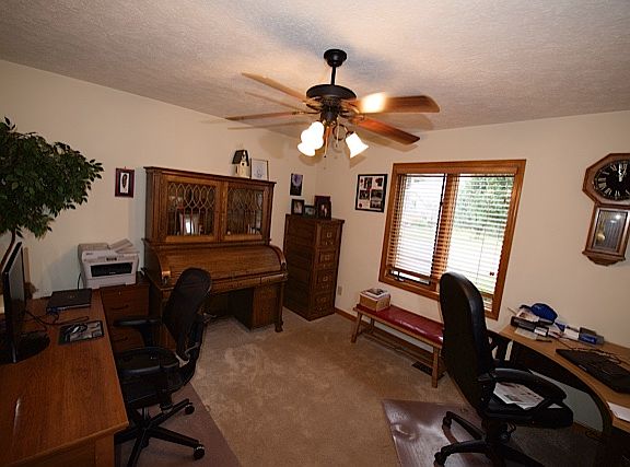 Home office/4th bedroom