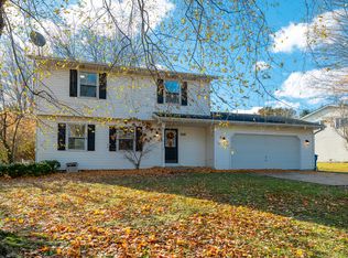 569 Club View Dr, Kalamazoo, MI 49009