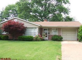 1595 Zurich Dr, Florissant, MO 63031