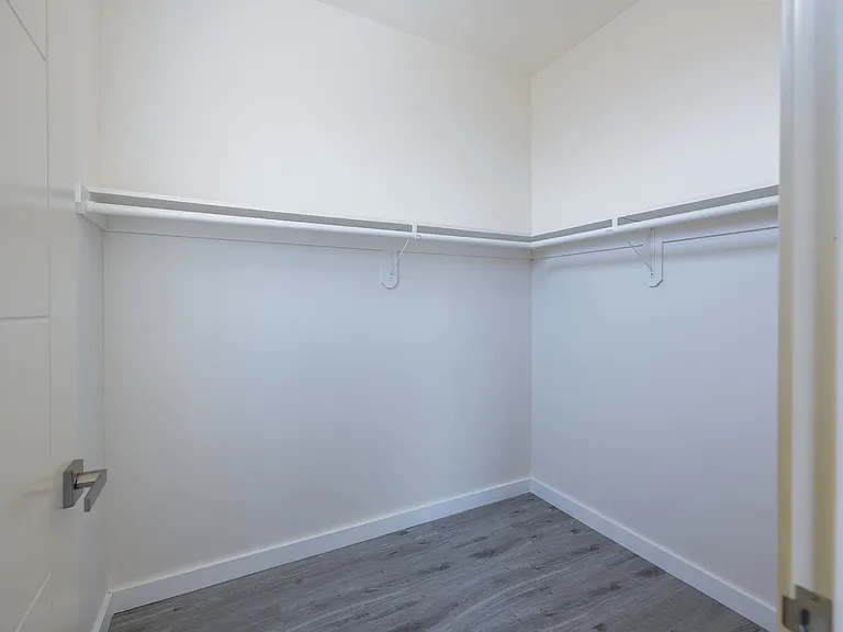 1128 W 39th St #5 — Photo 14