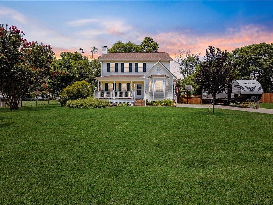1st image of 1208 Ashton Hollow Dr