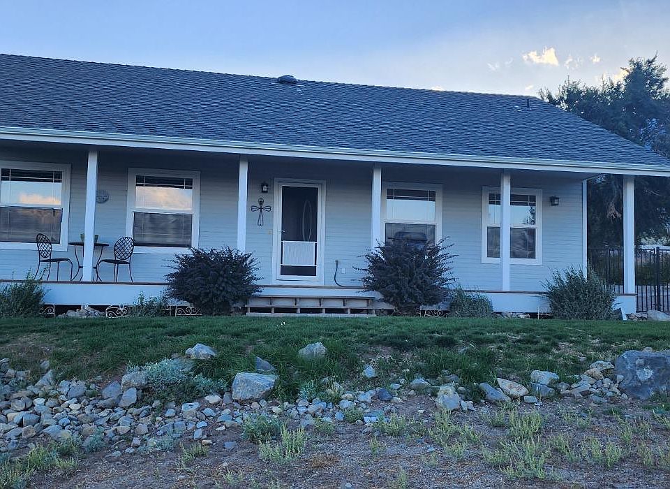 2nd image of 1111 Foothill Rd