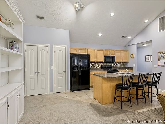 5th image of 620 W Utica Street #4