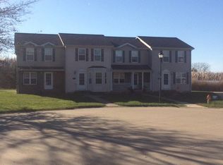 571 James Dr, Charleston, IL