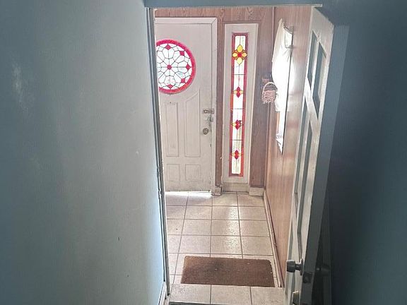 2nd image of 152 Jacques St