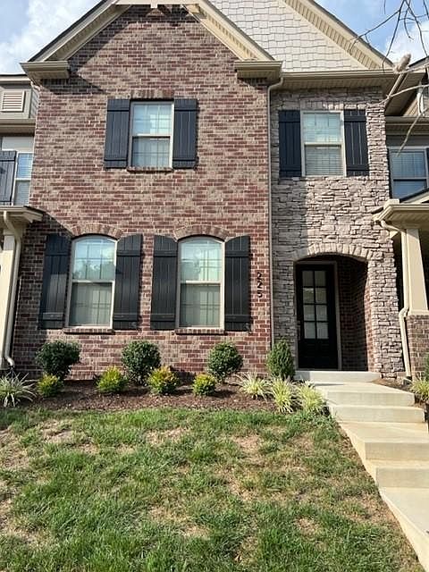 1st image of 225 Claremont Ct