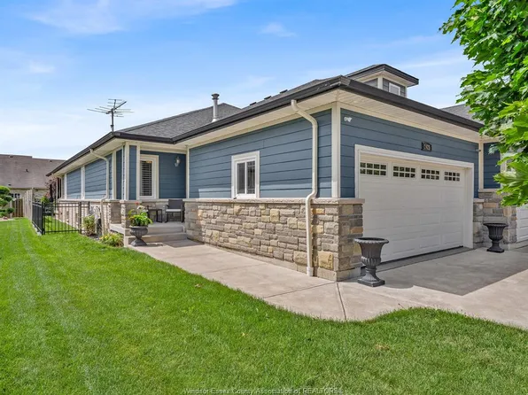 2425 Skinner St, Lasalle, ON N9H 2R5