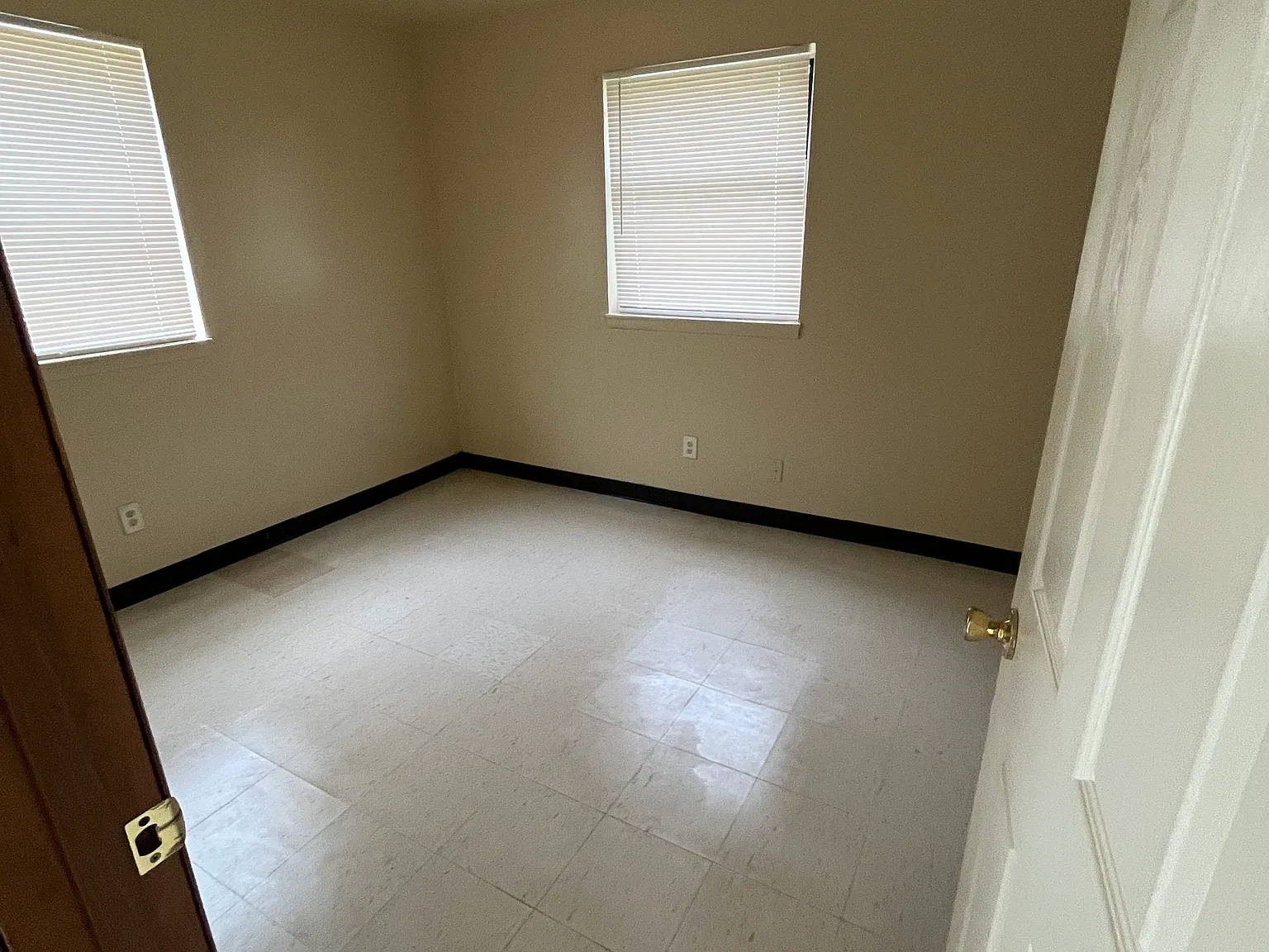 2 bed, 1008 sqft, $1,000 — Photo 3