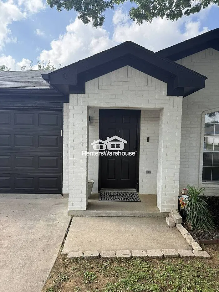 Building Photo - 5901 Colebrook Ct