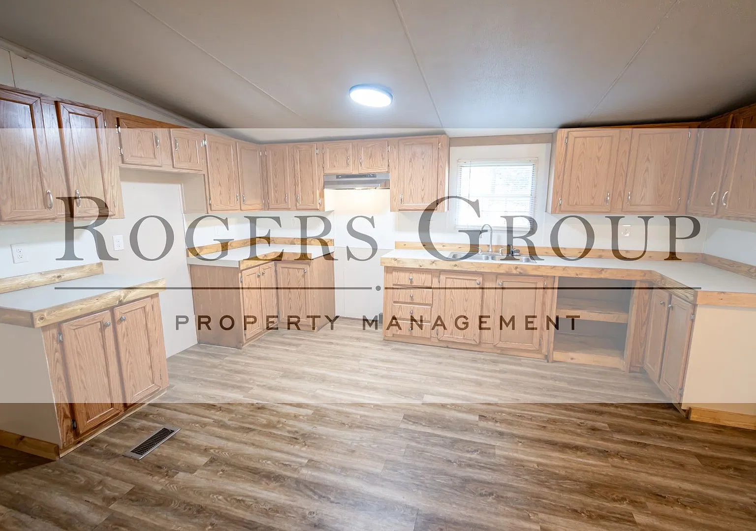 4 bed, 2.0 bath, 2128 sqft, $1,395 — Photo 2