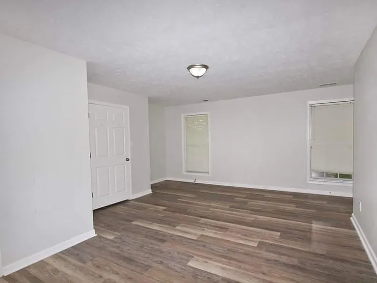 216 Sycamore St #B — Photo 2