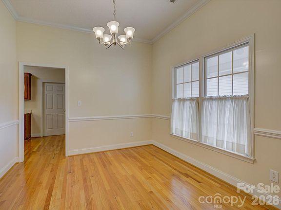 5th image of 1527 Lavington Ct