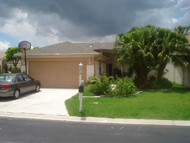 3/2/2 + den corner lot