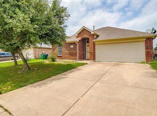 215 Arabian Rd, Waxahachie, TX 75165