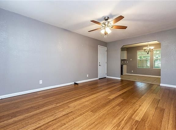3rd image of 6103 Woodhue Dr